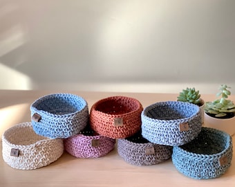 Petit panier de rangement (1 ct)| Crocheté à la main| Décoration d'intérieur moderne minimaliste | Organiseur polyvalent : salle de bain, atelier de bricolage, chambre à coucher, entrée