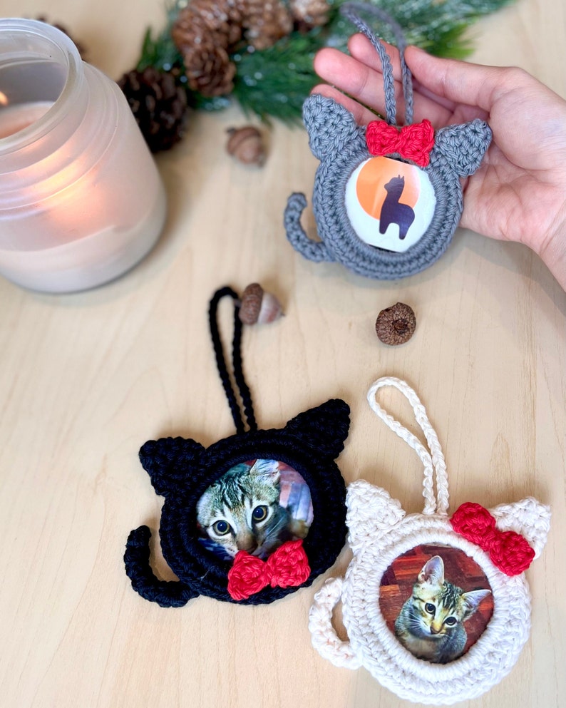 Crochet PATTERN: Cat Ornament & Photo Frame Holiday Home Decor Christmas Personalized Ornament Festive Kitty Garland Cat Lovers Gift 画像 7