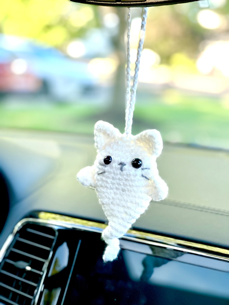 Ganchillo, 2 tamaños: Muñeco de bolsillo de gato Amigurumi / Decoración espeluznante de Halloween / Guirnalda de fantasmas de Halloween / Llavero de gato / Broche de gatito / Regalo para amantes de los gatos imagen 8