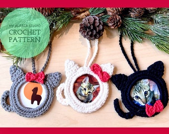 Crochet PATTERN: Cat Ornament & Photo Frame | Holiday Home Decor | Christmas Personalized Ornament | Festive Kitty Garland | Cat Lovers Gift