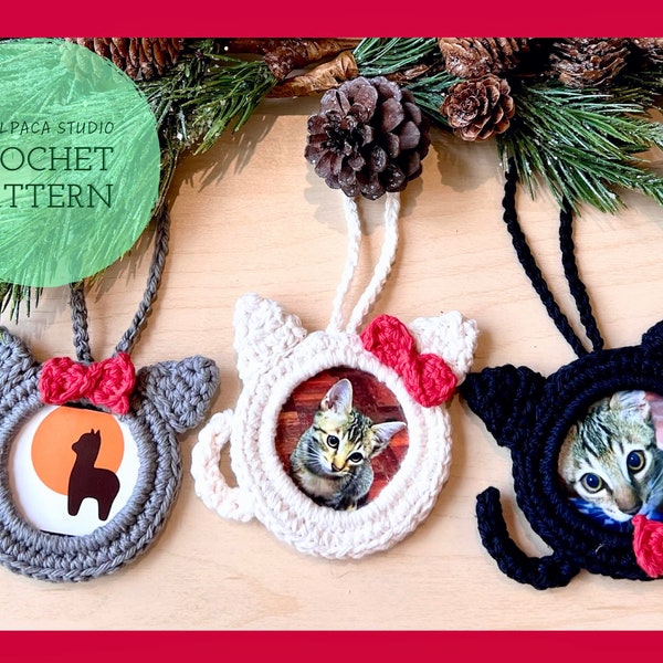 Crochet PATTERN: Cat Ornament & Photo Frame | Holiday Home Decor | Christmas Personalized Ornament | Festive Kitty Garland | Cat Lovers Gift