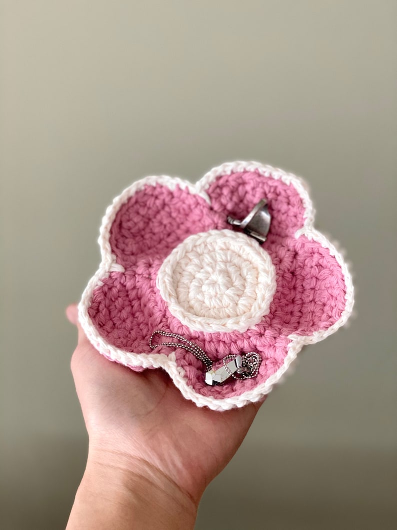 Crochet PATTERN: Flower Ring Dish Jewelry Organizer Cute | Etsy