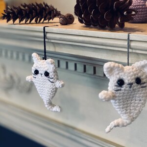 Ganchillo, 2 tamaños: Muñeco de bolsillo de gato Amigurumi / Decoración espeluznante de Halloween / Guirnalda de fantasmas de Halloween / Llavero de gato / Broche de gatito / Regalo para amantes de los gatos imagen 7