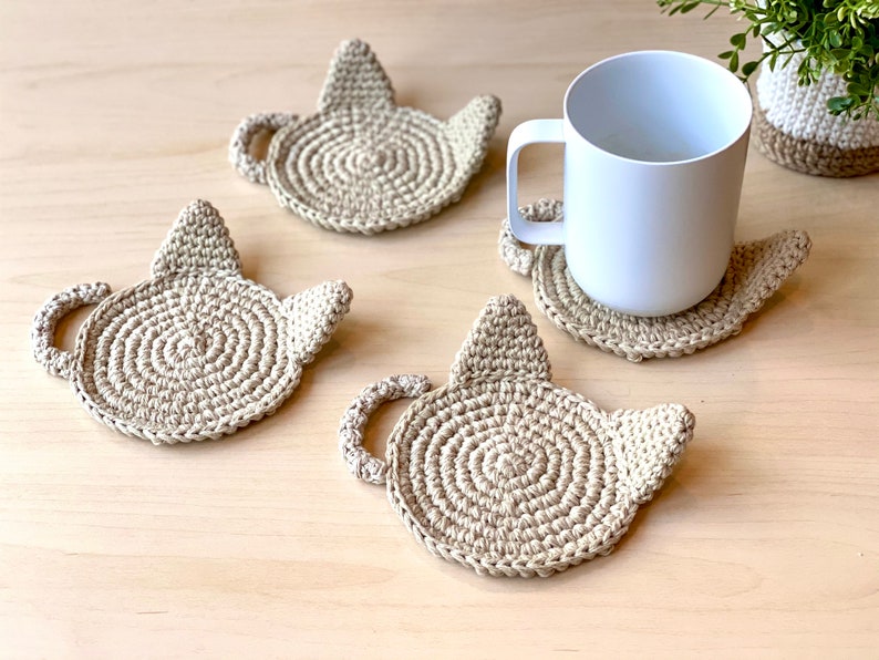 Crochet PATTERN: Minimalist Cat Coaster Instant Download PDF Kitty Mug Rug Farmhouse Table Decor DIY Amigurumi Coaster Cat Lover Gift image 10