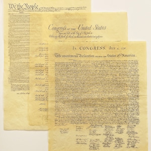 Conjunto de carteles y documentos de la libertad. Conjunto de 3 carteles con réplicas de la Constitución de los EE. UU., la Declaración de Independencia y la Carta de Derechos, tamaño 29 alto x 23 ancho