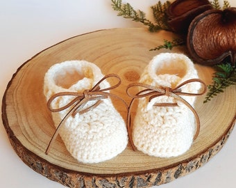 Unisex baby booties, Crochet baby shoes, Baby sneakers, 0-12 months, Baby shower, Christmas gift,New mom gift, More colors available...