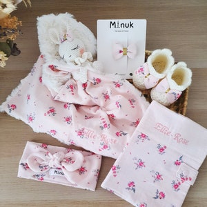 Personalized Birth Box, Personalized comforter, Health book cover, Headband to tie, Baby slippers, Baby hair bow, 0/3m