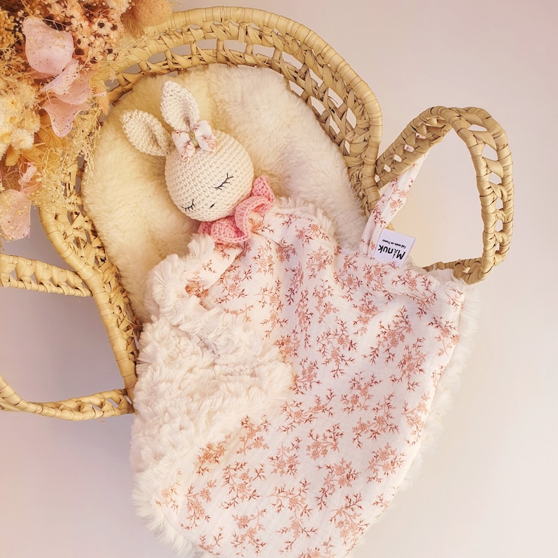 Doudou Lapin Personnalisé, Doudou Plat, Idée cadeau naissance, Cadeau bébé image 2