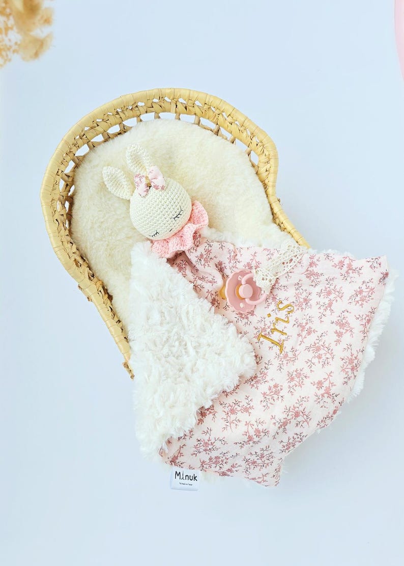 Doudou Lapin Personnalisé, Doudou Plat, Idée cadeau naissance, Cadeau bébé image 3