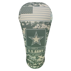 Könnte beinhalten: Eine Golfschlägerhaube mit digitalem Tarnmuster in Grün-, Beige- und Grautönen. Der obere Bereich zeigt eine stilisierte amerikanische Flagge, während in der Mitte ein U.S. Army-Logo mit einem Stern und dem Schriftzug U.S. ARMY zu sehen ist.