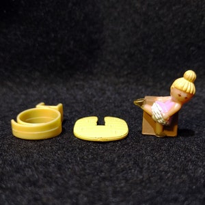 Polly Pocket Rosie Learns Ballet Ring - Complete Set - NEAR MINT - Vintage Bluebird - Ring Figure Playset