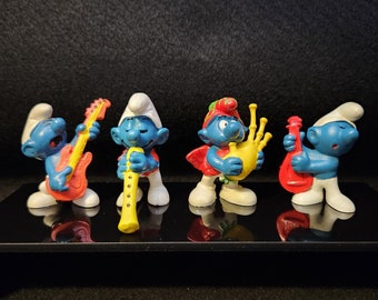 4 Music Smurfs (Scot, Lute, Oboe) - Smurf Village Figurine (20013 / 20023 / 20095 / 20105) Schleich Miniature PVC - Vintage Peyo Mini Figure