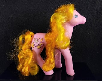 Goudlokje - G1 Vintage My Little Pony - Mail Order - Jaar 8 China Hoef Stempel - MLP Earth Pony - Natuurlijke krullen