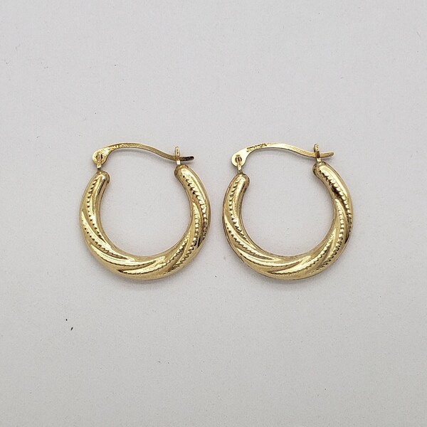 Vintage JCM 10K Solid Gold Twisted Design Lightweight Latch Back Hoop Earrings 11/16" long x 5/8" wide by Jacmel Mauritus MH-4778 GE