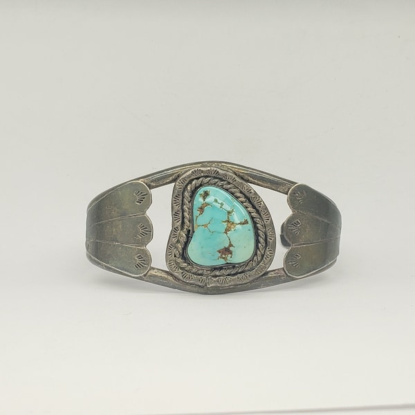 Vintage PRINCE TRADING Co. Kirtland NM Genuine Turquoise Solid Sterling Silver Scalloped Navajo Cuff Bracelet 34.4 grams circa 1970s Mh-5160