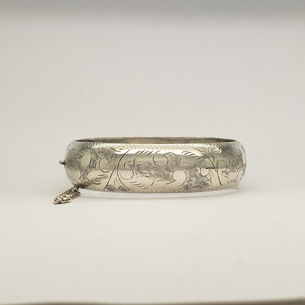 Mid-Century SIAM STERLING C.T. Solid Sterling Silver Floral Etched Hinged Bangle Bracelet w/Safety Chain 11/16" wide 25.7 grams MH-5209