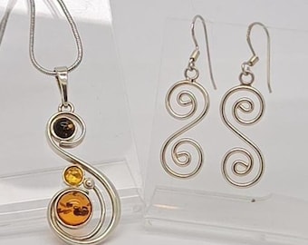 Vintage Genuine Amber Tri-Color Cabochons on Solid Sterling Silver S Swirl Pendant 1-3/4" long w/S Swirl Earrings 1-1/2" long MH-7006