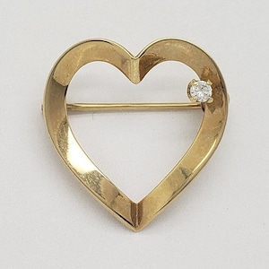 Vintage 14K Solid Gold Genuine Diamond Ladies Heart Brooch Pin 7/8" long x 7/8" wide marked VD 1.6 grams MH-5146