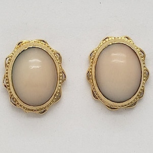 Estate 14K Solid Gold Pale Pink Angel Skin Coral Shell Stud Earrings 3/8&quot; long x 5/16&quot; wide 1/4&quot; deep MH-3077 GE