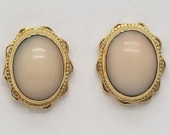 Estate 14K Solid Gold Pale Pink Angel Skin Coral Shell Stud Earrings 3/8&quot; long x 5/16&quot; wide 1/4&quot; deep MH-3077 GE