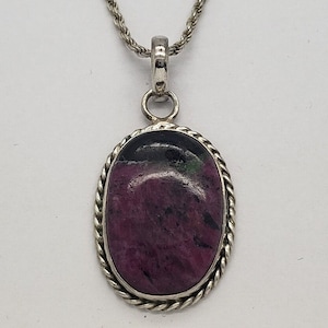 Vintage Rubin Zoisit solid Sterling Silber geflochtene Lünette Oval Anhänger 1-7 / 8 "lang auf 18" Sterling Seil Kette Halskette 1,75 mm dick MH4103SPN