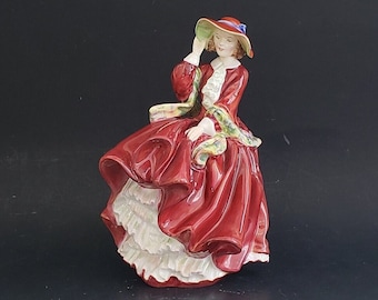 Vintage ROYAL DOULTON Co HN1834 "Top o' the Hill" Figurine Statue 7" tall Mh-4890 M