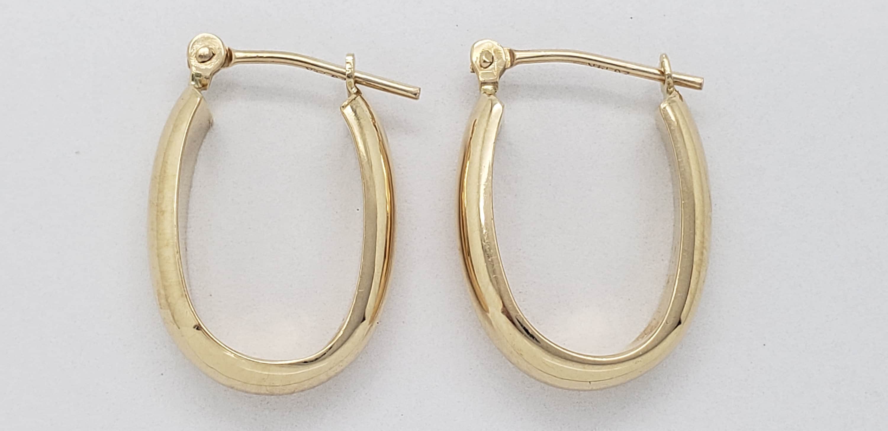 Orecchini A Cerchio Ovale Lunghi Smaltati - Giallo Fluoro E Bianco Con Finitura Oro - Leggeri 4g Con Chiusura A Gancio - 85mm Di Lunghezza