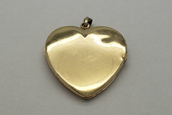 Estate 14K Solid Gold Etched Heart Photo Locket P… - image 4