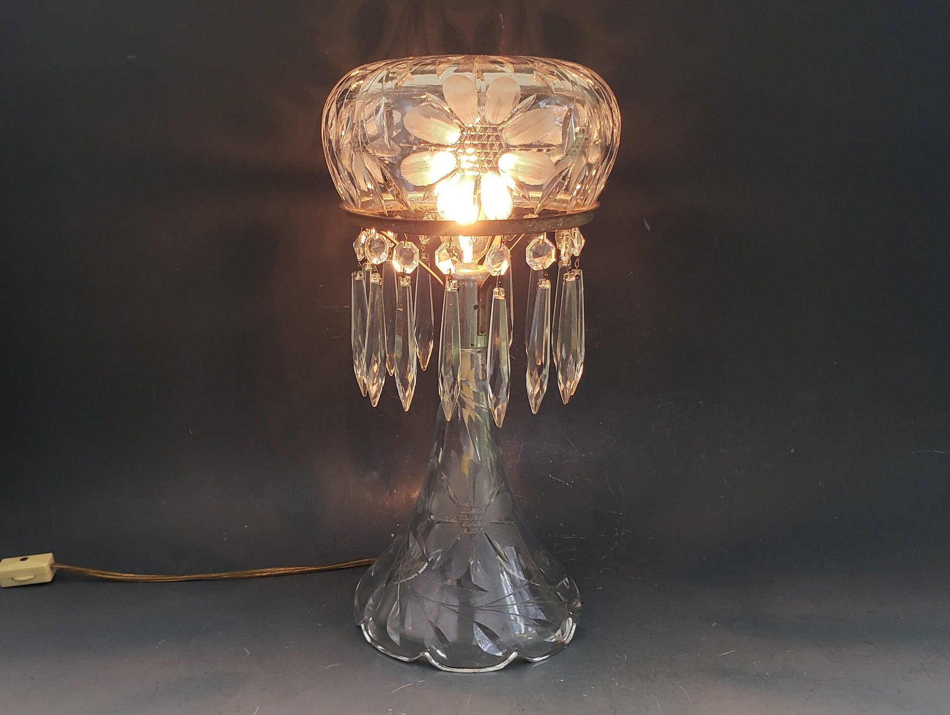 Antique American Brilliant Period Wheel-cut Glass Boudoir Electric Lamp  Circa 1910s-1920s MH-4857 M - Etsy, image size:1936x1458