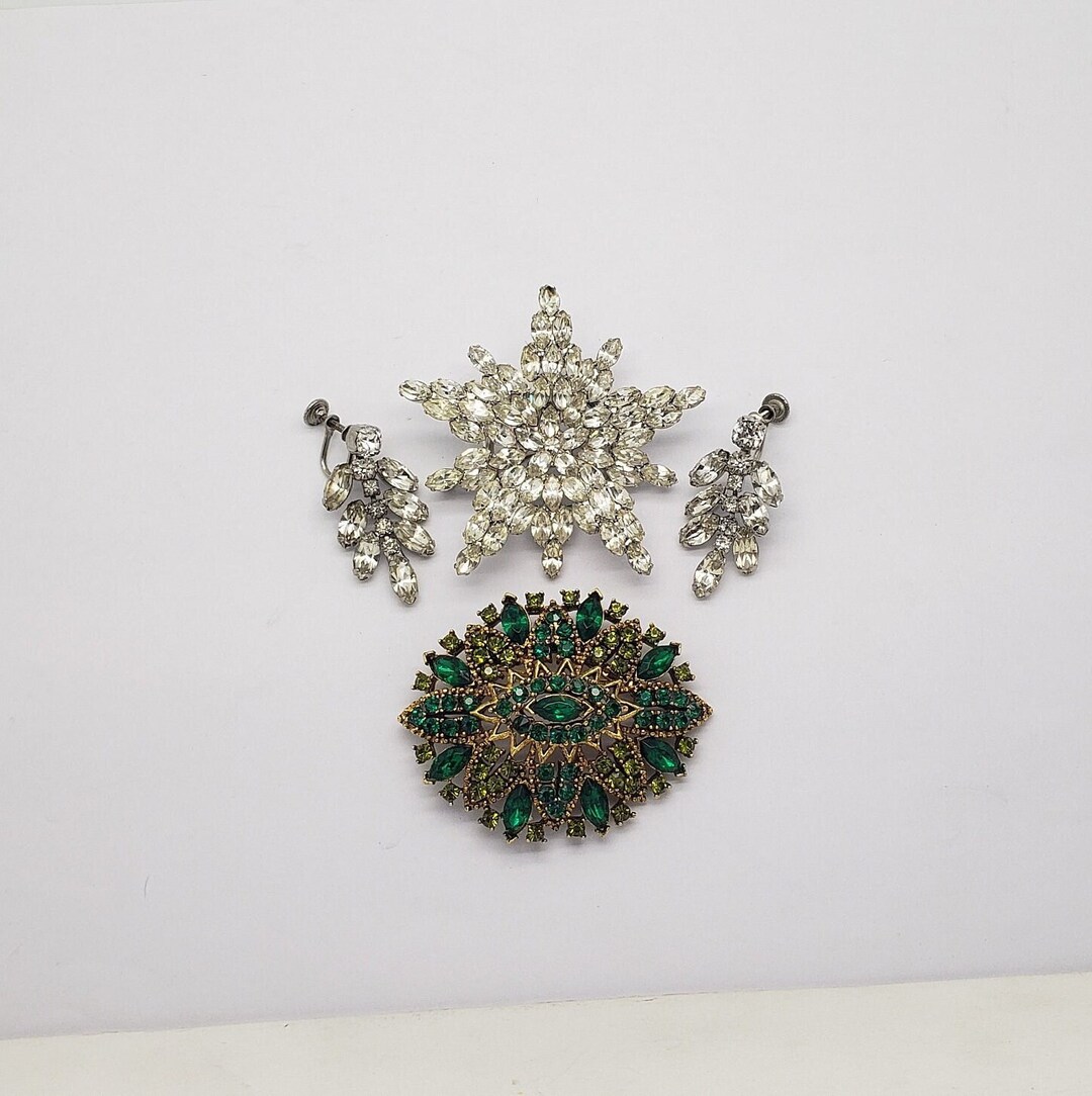 Mid-century WEISS White Navette Rhinestone Starburst Costume