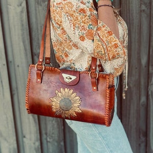 SUNFLOWER PURSE, Leather Bag, Colour handbag, Hand painted Leather Bag, Sunflower Hand bag, Mexican Handbag, Painted Purse, Beautiful Bag
