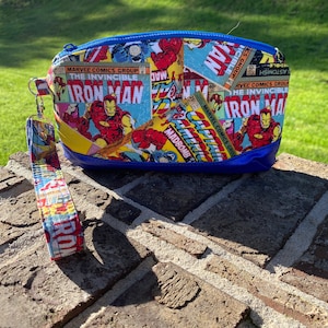 Clematis Wristlet in comic book print