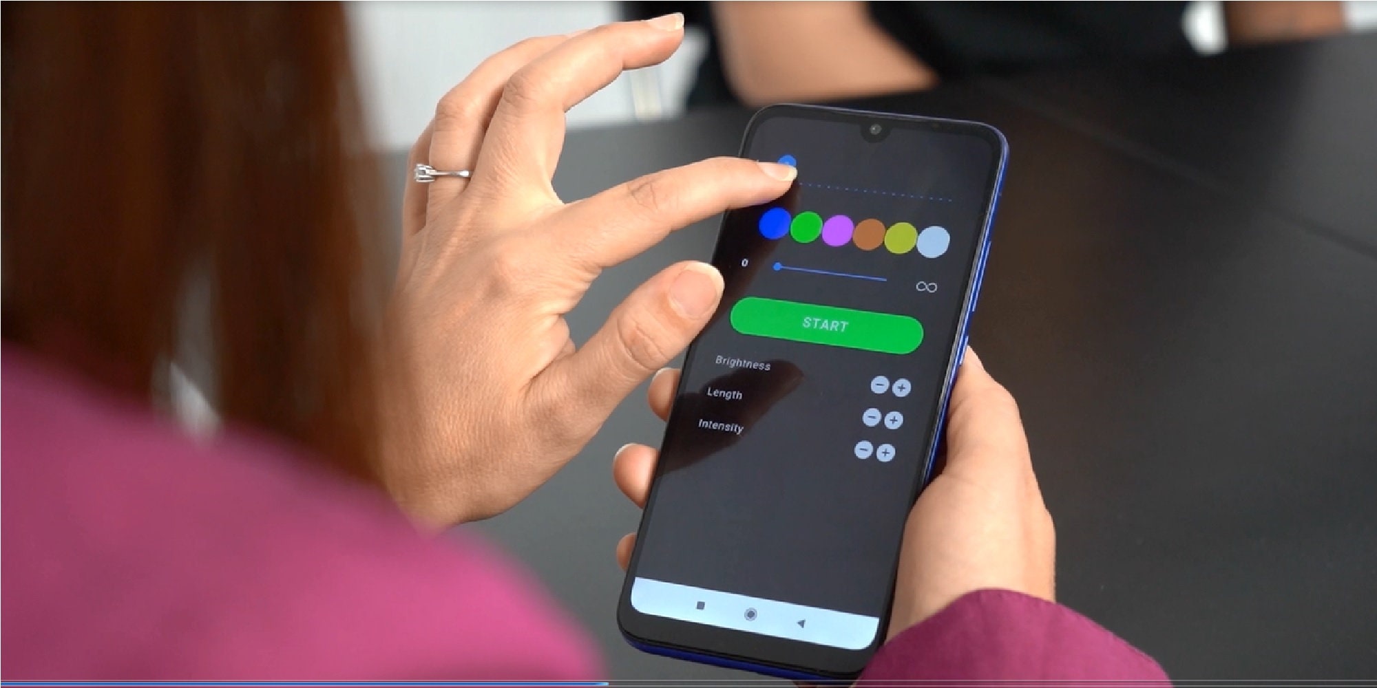 Color and Brightness Adjustable EMDR Therapy Light Bar With Tabletop