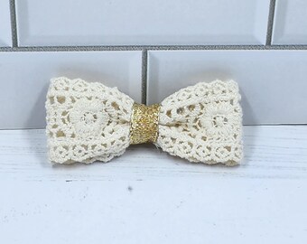 Oatmeal Lace and Gold Center Hair Bow