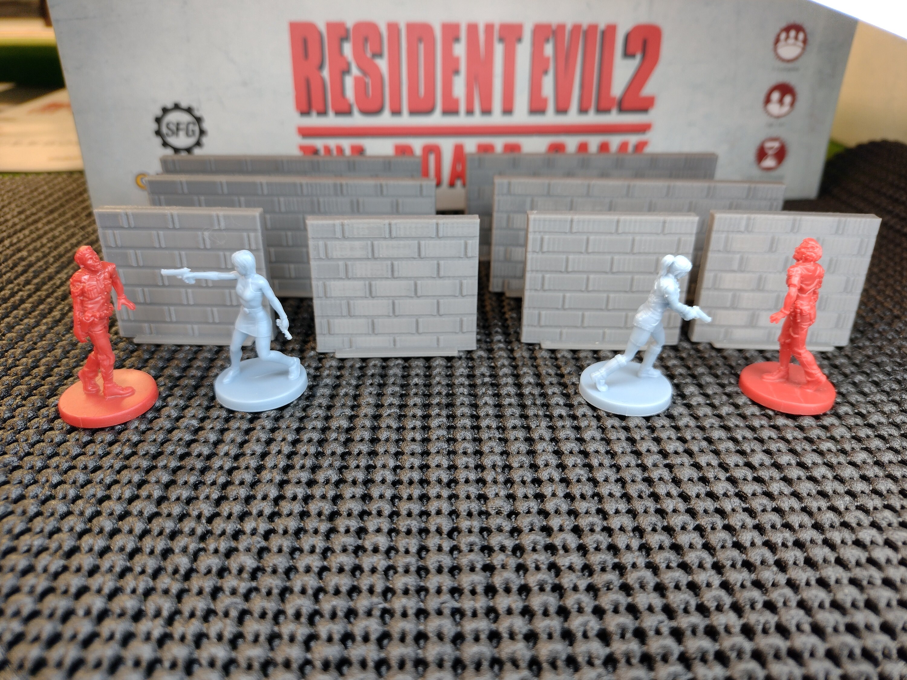 RE2 ボードゲーム 3D アップグレード セット。壁 x 8、階段 x 4、地形 