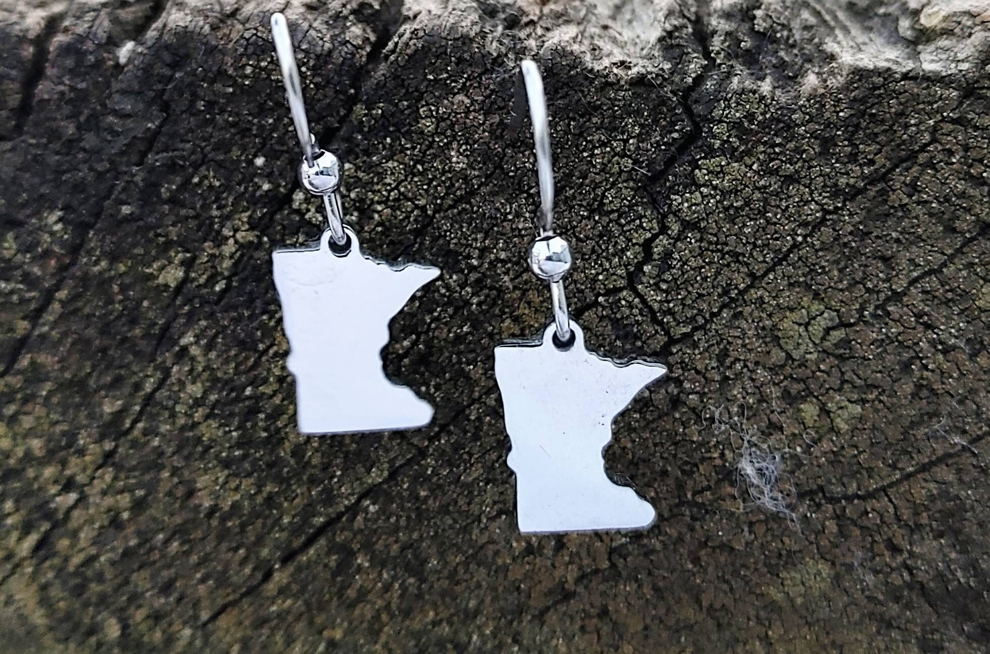 Minnesota shape earringsMN state earrings stud or hoop Etsy Nederland