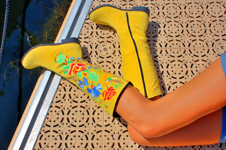 Women suede leather winter embroidered snow boots warm wool sheepskin lining lace up knee high boots over knee high boots can be all colors