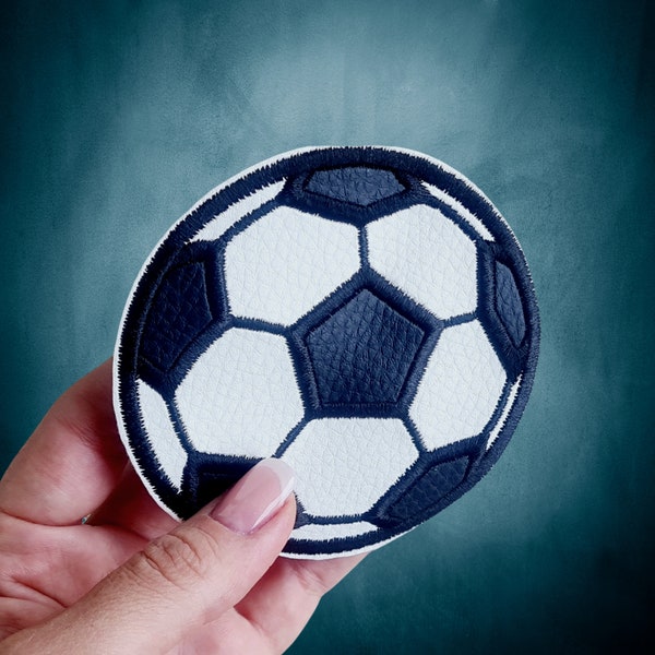 Aufnäher Schulkind mit Fußball für Schultüte, Applikation Fußball 10 cm zum Nähen, Applikation Lederimitat, Fußball Applikation