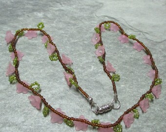 Seed bead and Lucite flower necklace