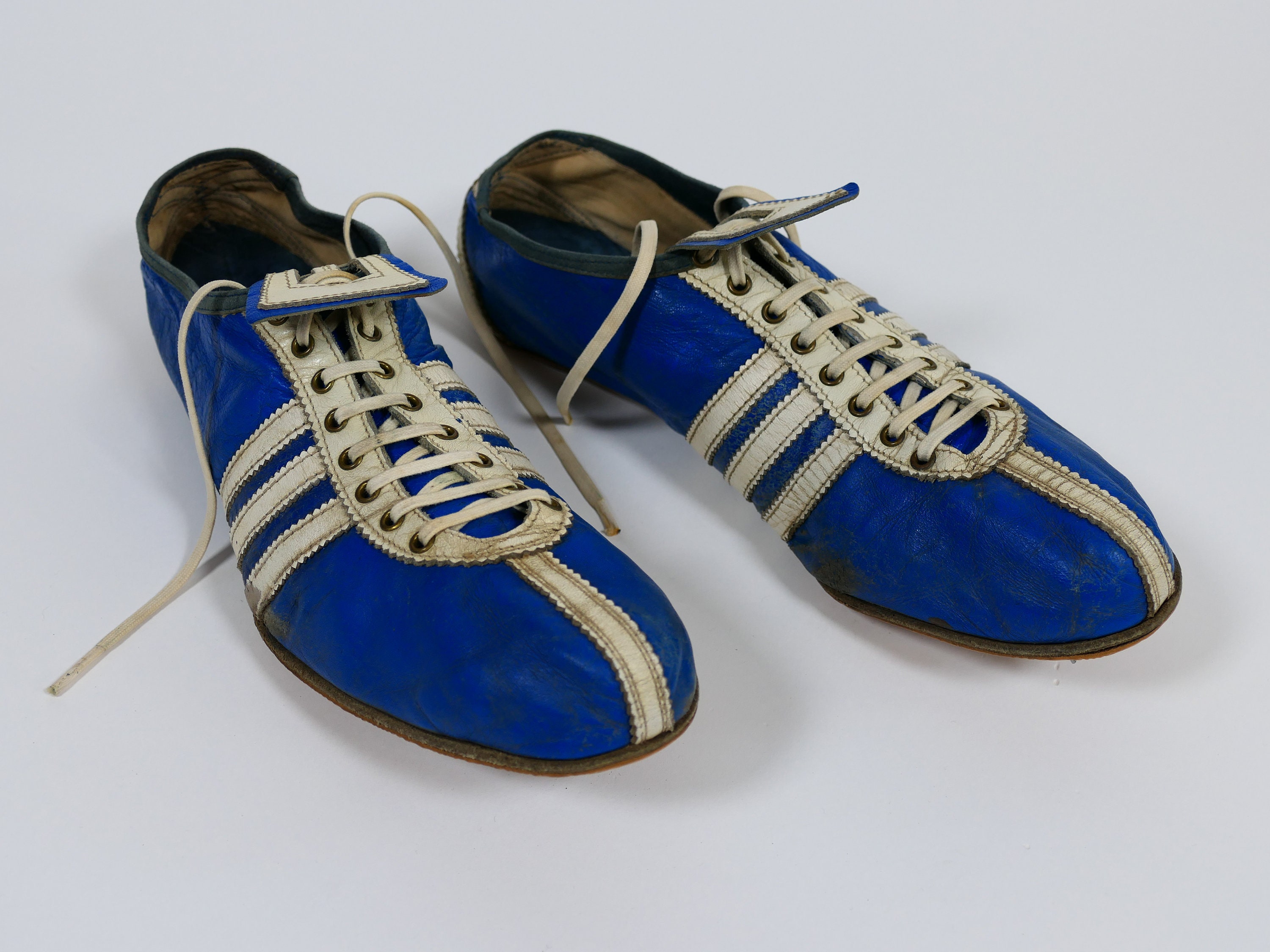 Adidas / 1950s / runnig / sneakers / original / pair / spikes Etsy