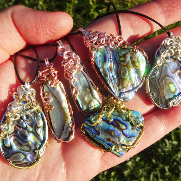 Bezaubernde Abalone-Anhänger in Kupferdraht WireWrap