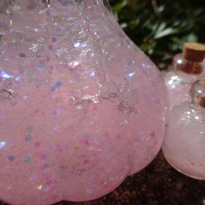 Crachat de fée phosphorescent dans une bouteille en verre bouchée - rose, vert, paillettes image 5