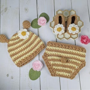 Crocheted Baby Bee Outfit: Newborn Photo Prop, Handmade