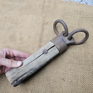 Vintage Antique Horse Tie Hitching Post Spike Rings