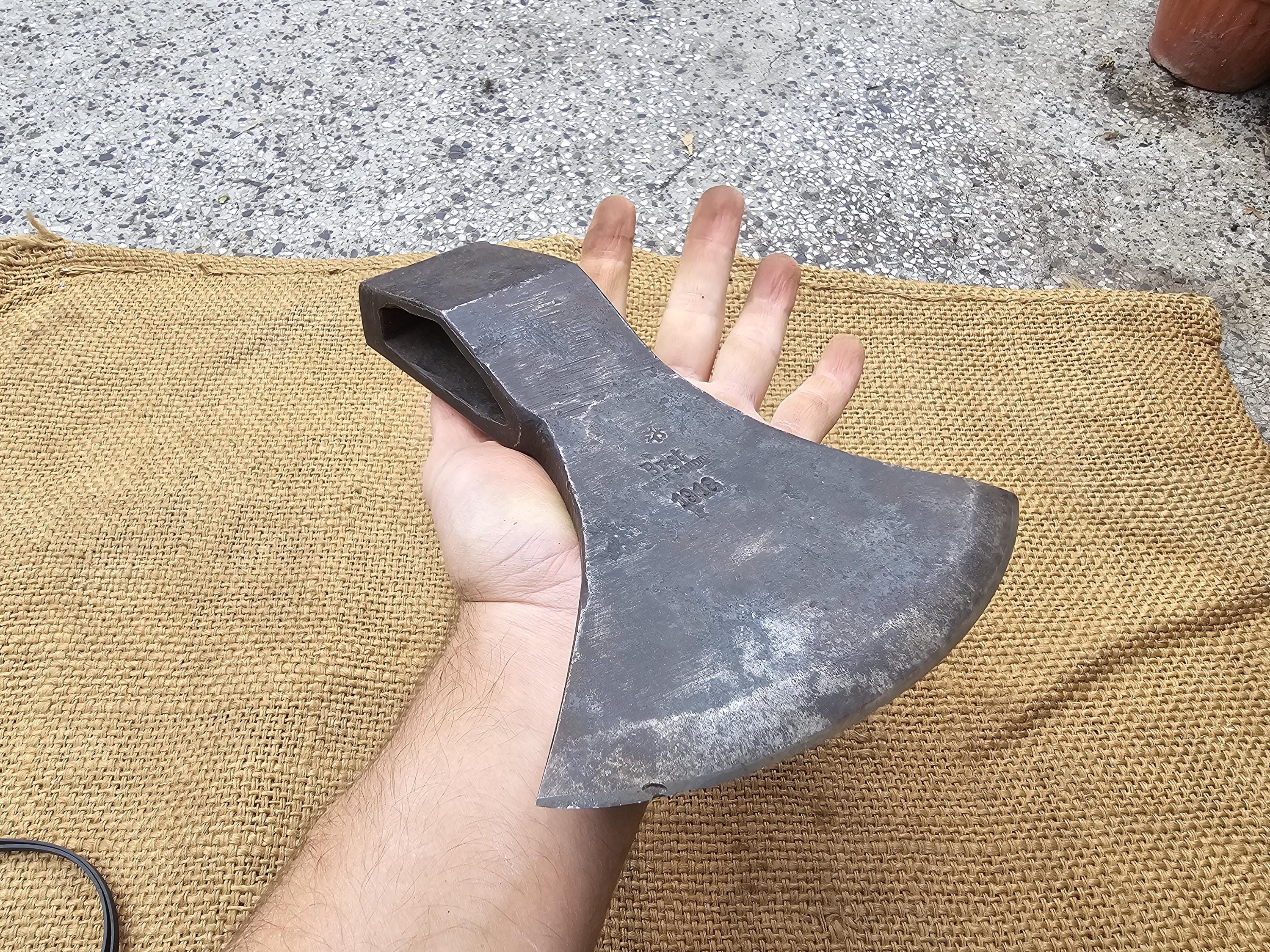 Scarce 1918 WWI WW1 French Carpener's Side Axe Head 
