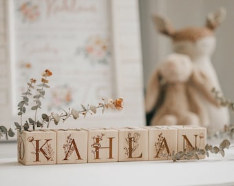 Blocs d'alphabet en bois floral | Prénom personnalisé | Blocs de noms personnalisés | Blocs de bois faits main | Baby Shower botanique | Décoration florale pour chambre de bébé