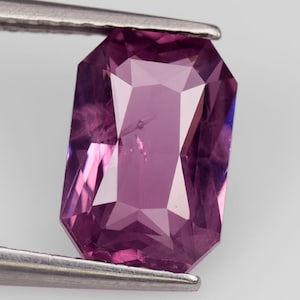 GIT CERTIFIED NATURAL SPINEL_ 2.03 Cts & 9.23x6.19x3.75mm _ Purplish Pink Natural Git Certified Spinel Fancy Octagonal Cut Loose Gemstone&#39;s