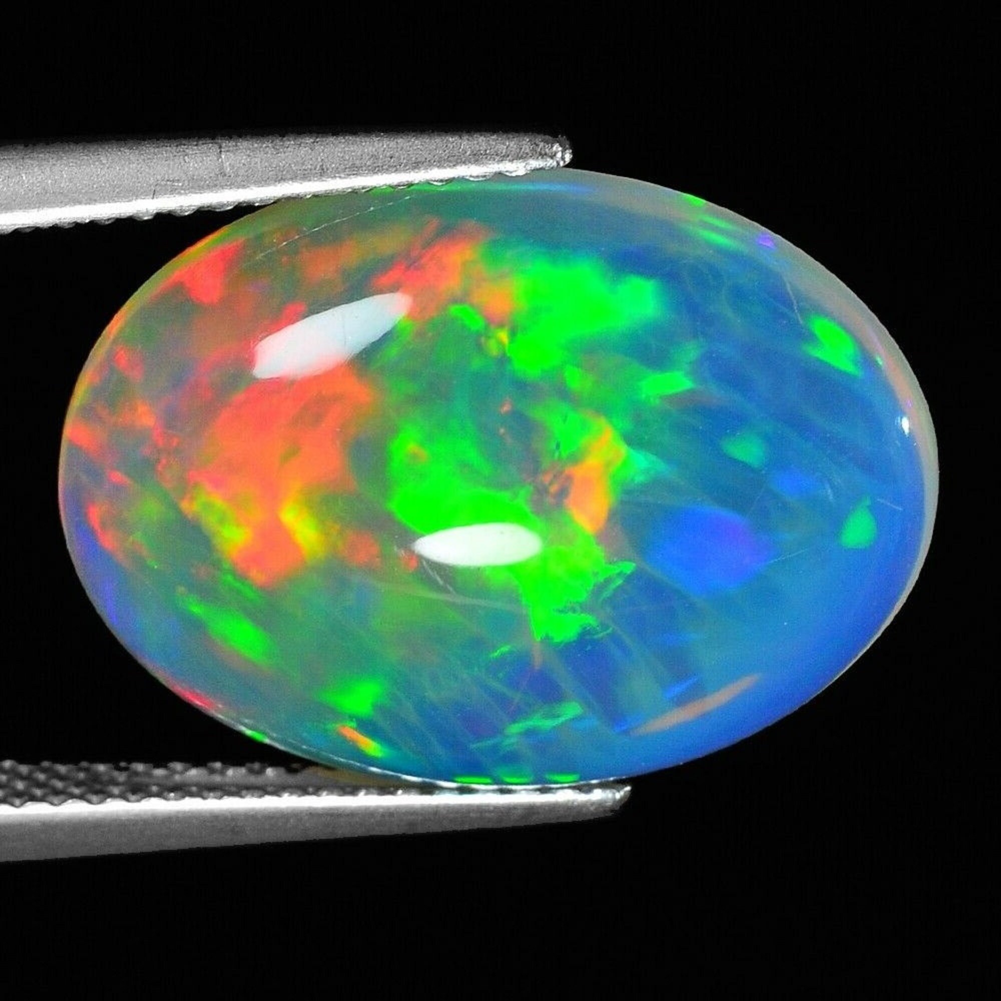Opale Blanche Multicolore D'Éthiopie – 2,90 Carats – Naturelle – Taille Ovale