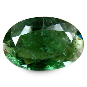 GIT CERTIFIED NATURAL TOURMALINE_8.450 Cts Copper Line Bearing Green Natural Green Turmalina Oval Cut Loose Gemstones. Tamanho enorme Turmalina