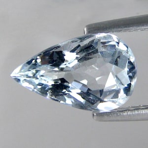 Superbe aigue-marine verte naturelle, pierre précieuse spéciale de taille ronde, de bonne couleur, 37,80 carats 21,5 x 21,5 x 14 mm - France